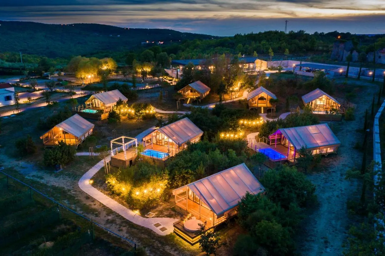 Floria Glamping Garden Otel Labin