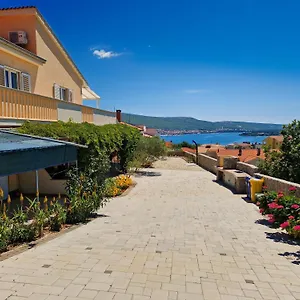  Apartment Sandra Kroatien