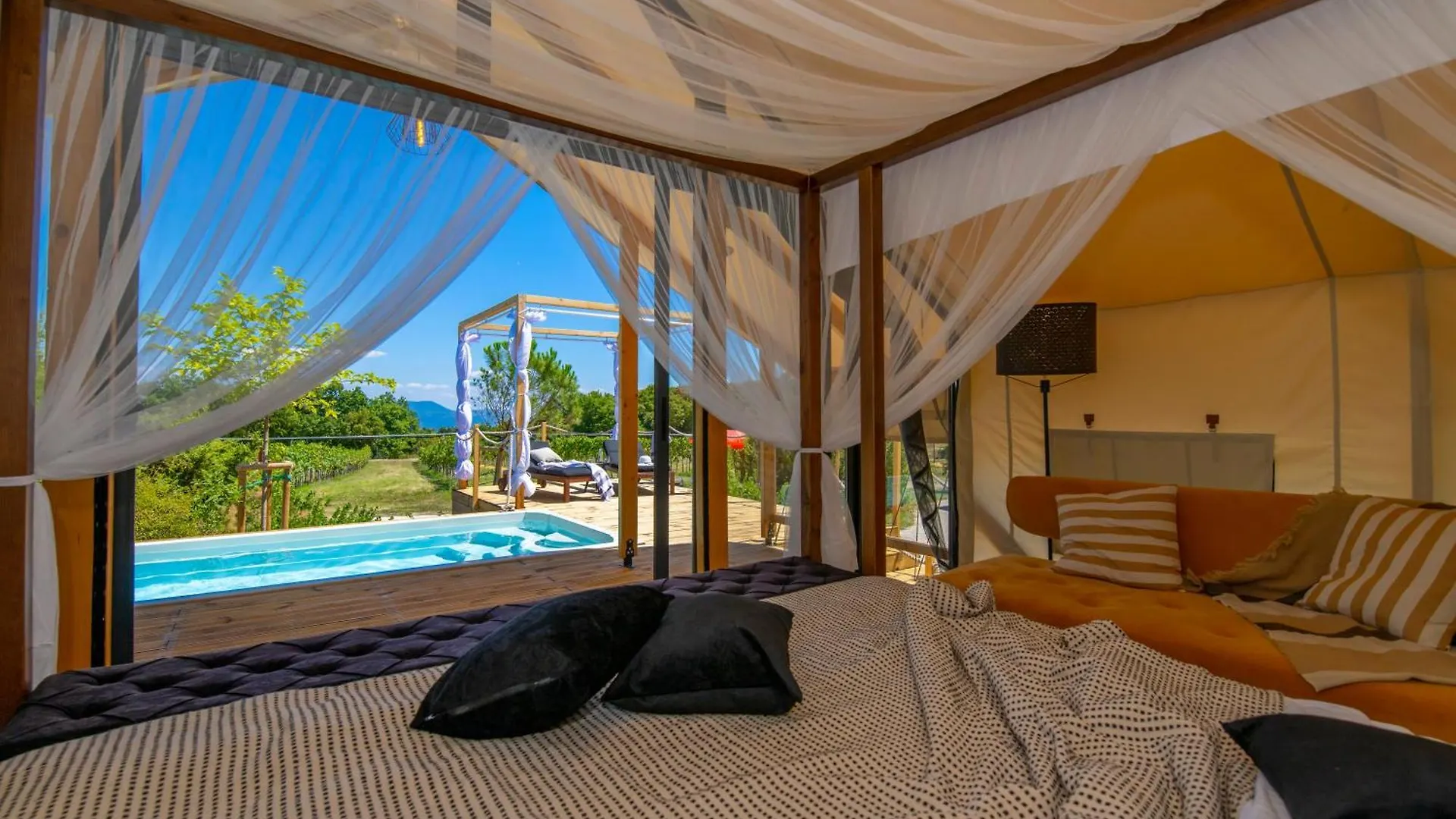 Campsite Floria Glamping Garden Hotel Labin